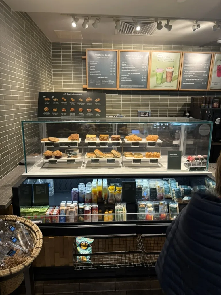 カハラモール内スターバックスの商品ケース